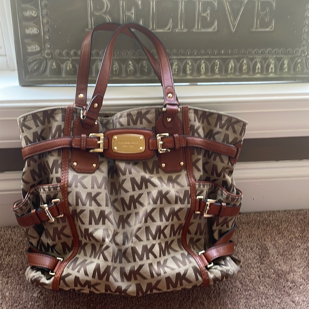 Michael Kors amazing bag!!